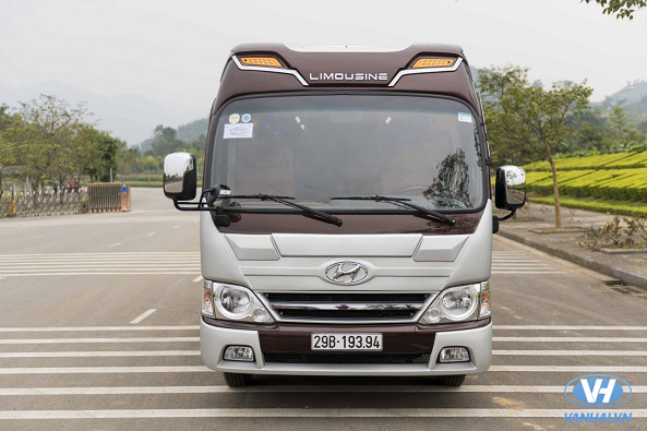 Xe 16 chỗ Huyndai limousine mang đến một phương tiện di chuyển thời thượng
