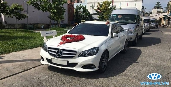 Thuê xe cưới Mercedes cho đám cưới thêm ấn tượng