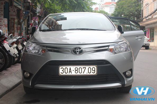 Cần thuê xe 4 chỗ có lái giá rẻ tại Hà Nội