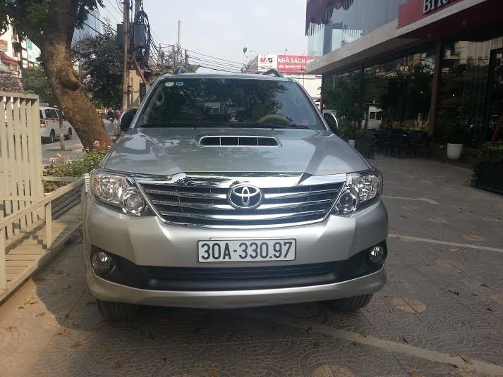 Dịch vụ cho thuê xe ô tô 7 chỗ Toyota Fortuner giá rẻ tại Hà Nội