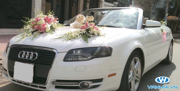 Xe cưới Audi được trang trí vô cùng ấn tượng