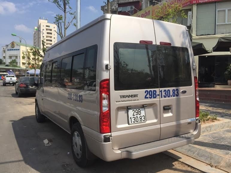 Thuê xe ô tô 16 chỗ Ford Transit giá rẻ tại Hà Nội