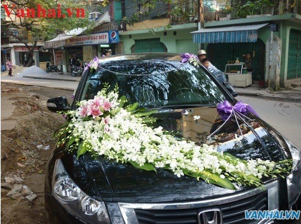 Cho thuê xe ô tô cưới giá rẻ tại Hà Nội