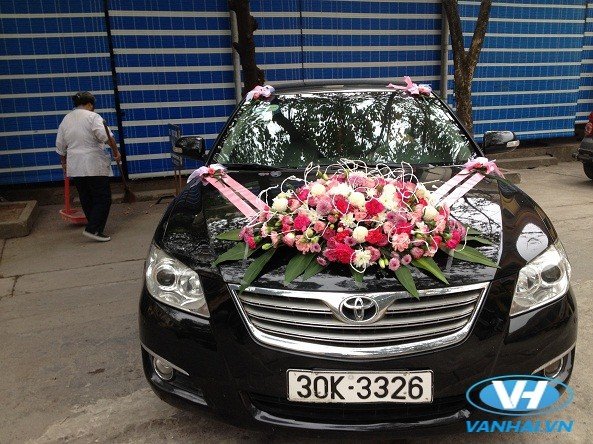 Thuê xe cưới Camry cao cấp của công ty Vân Hải