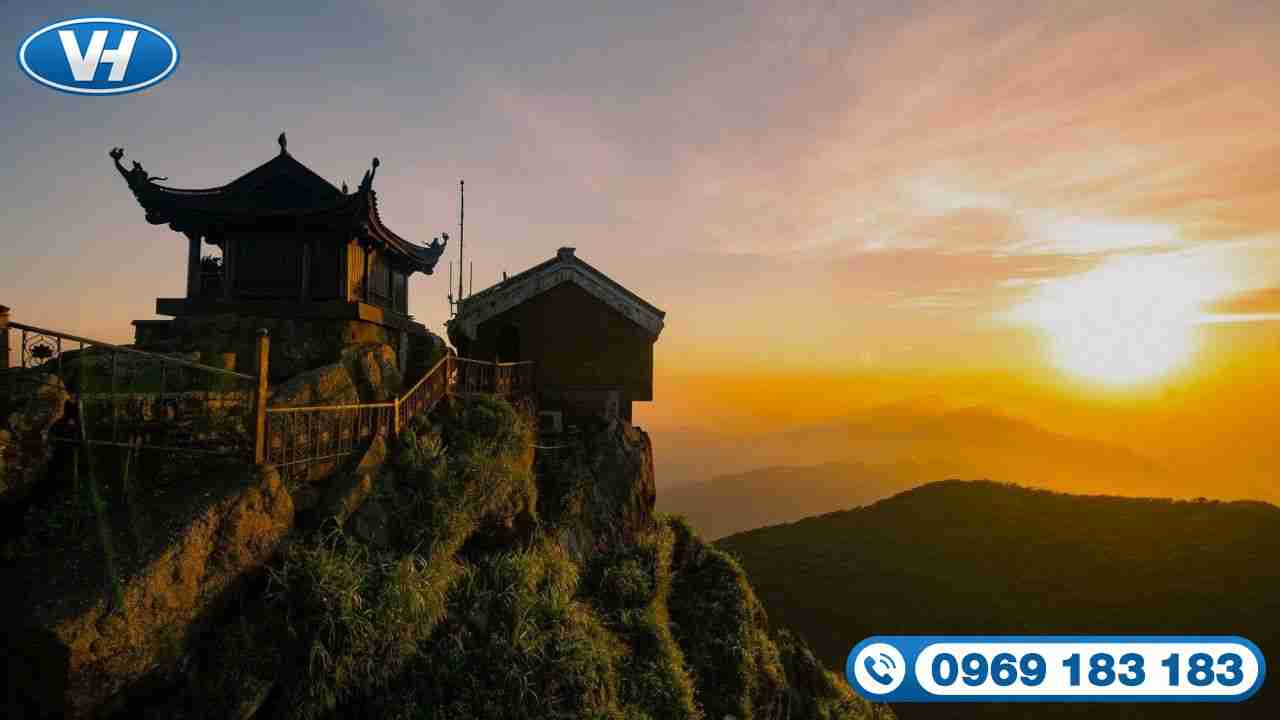 Yên Tử là điểm du lịch tâm linh nổi tiếng bậc nhất tại Miền Bắc