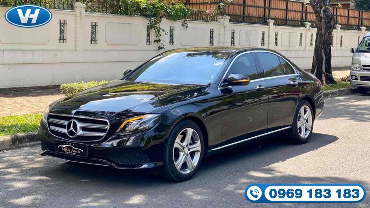 Đặt dịch vụ cho thuê xe 4 chỗ Mercedes E250 đơn giản