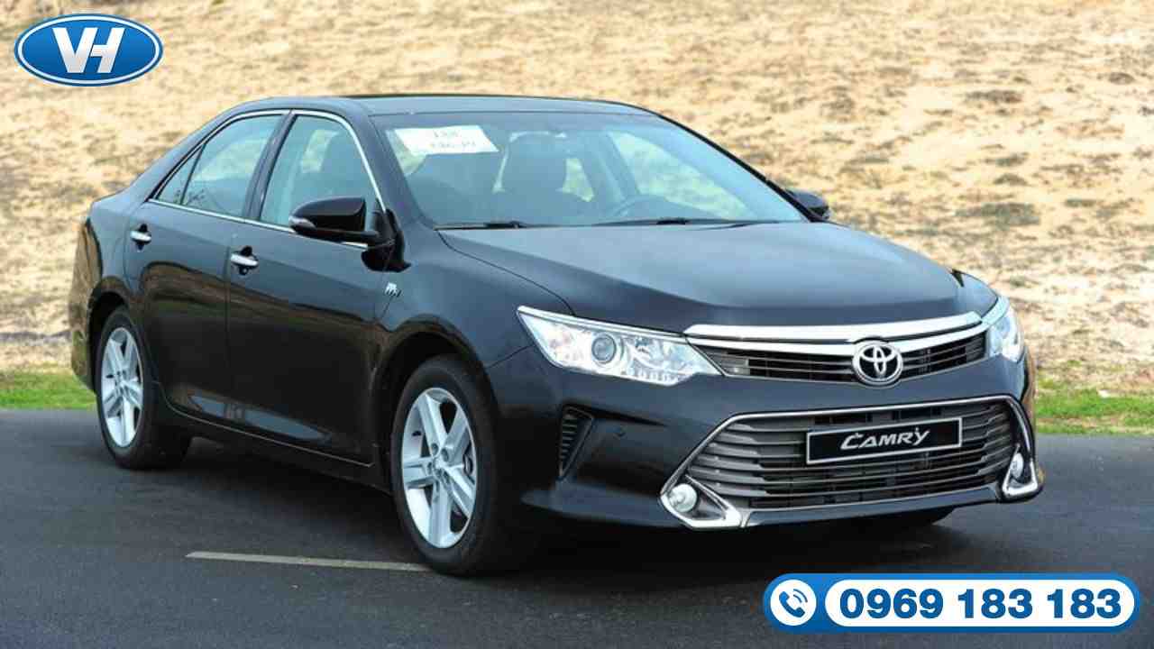 Vân Hải cho thuê xe 4 chỗ Toyota Camry tại Hà Nội