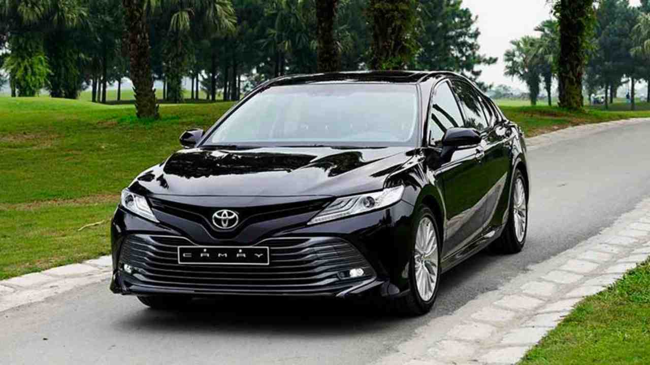 Vân Hải cho thuê xe tháng Toyota Camry tin cậy