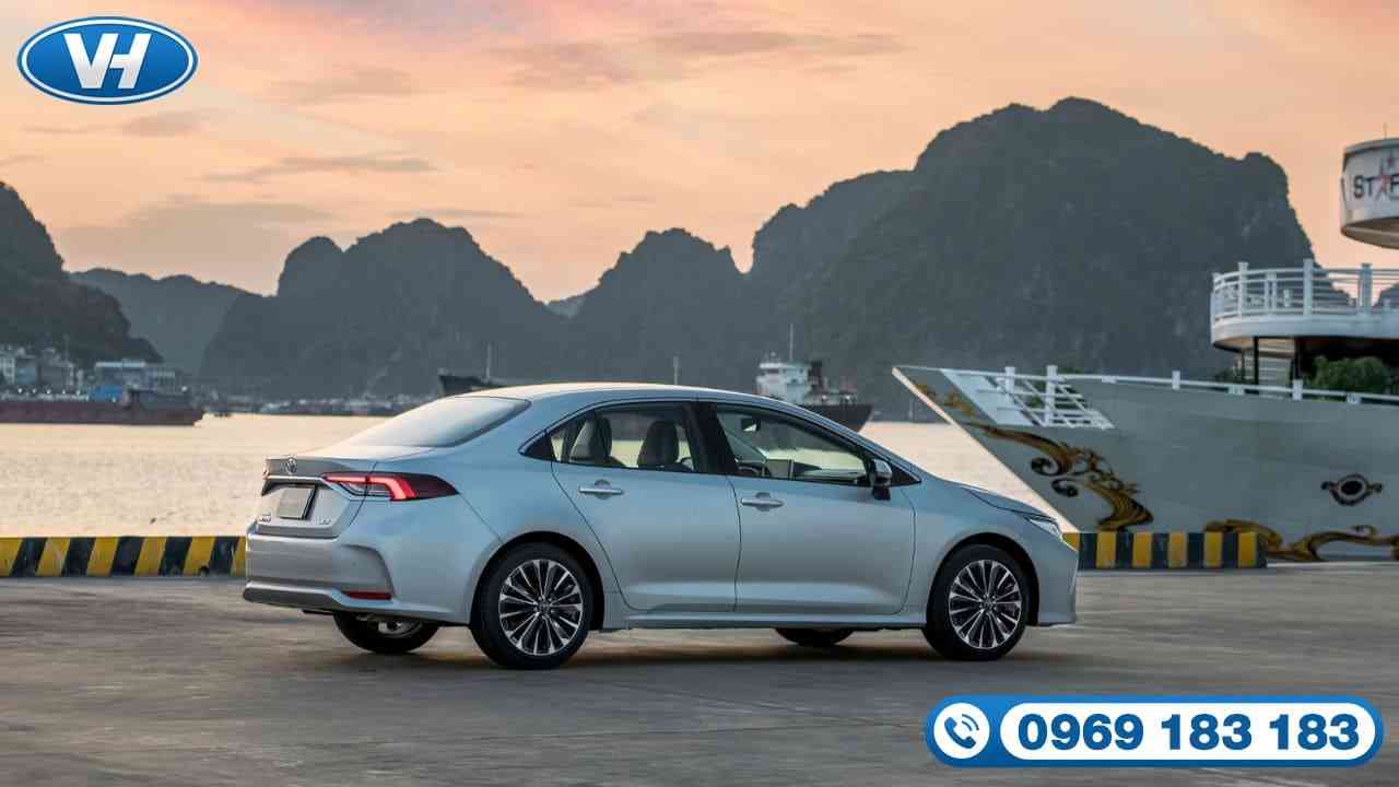 Thủ tục cho thuê xe tháng Toyota Altis được tiến hành nhanh chóng