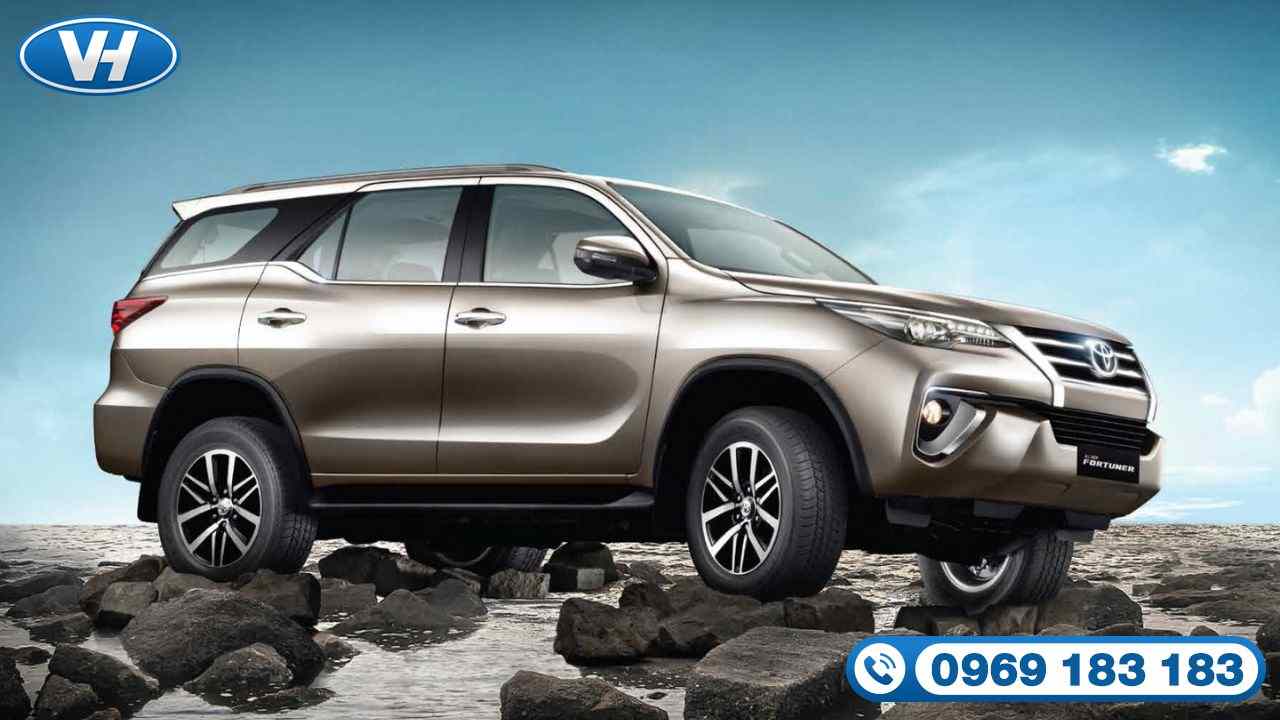 Dịch vụ cho thuê xe tháng 7 Toyota Fortuner 2024 uy tín