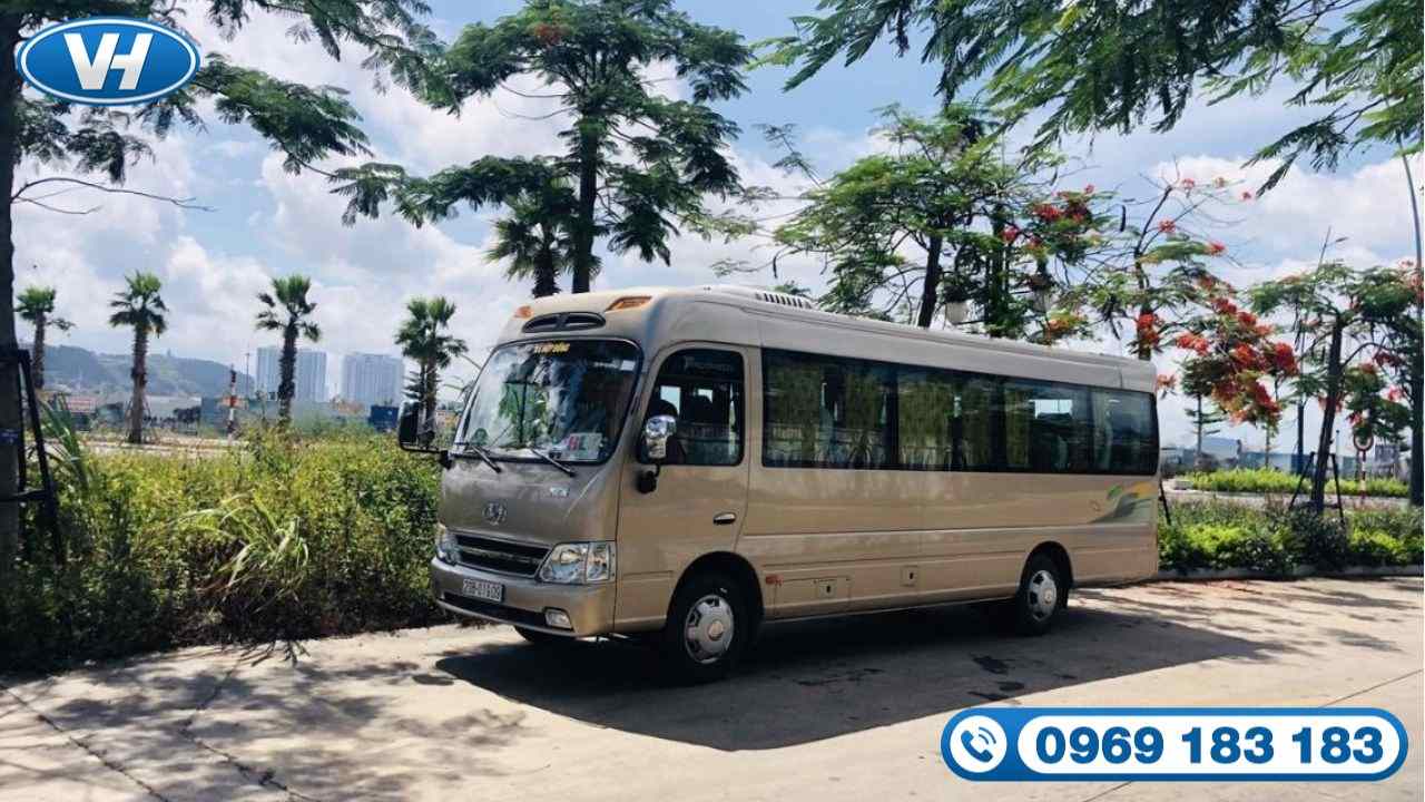 Dịch vụ cho thuê xe cưới 29 chỗ Hyundai County 2024 chất lượng