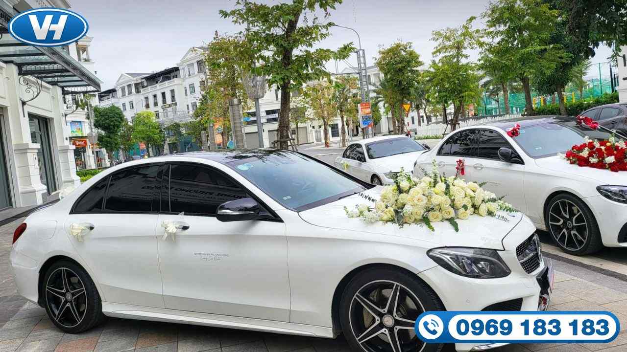 Hình thức ấn tượng của xe cưới Mercedes C300