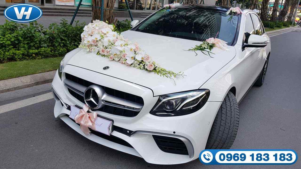 Cho thuê xe cưới Mercedes E240 tại Hà Nội