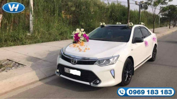 Cho thuê xe cưới Toyota Camry 2023 tại Hà Nội