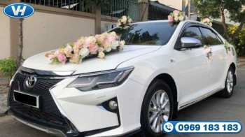 Cho thuê xe cưới Toyota Camry 2.5Q tại Hà Nội