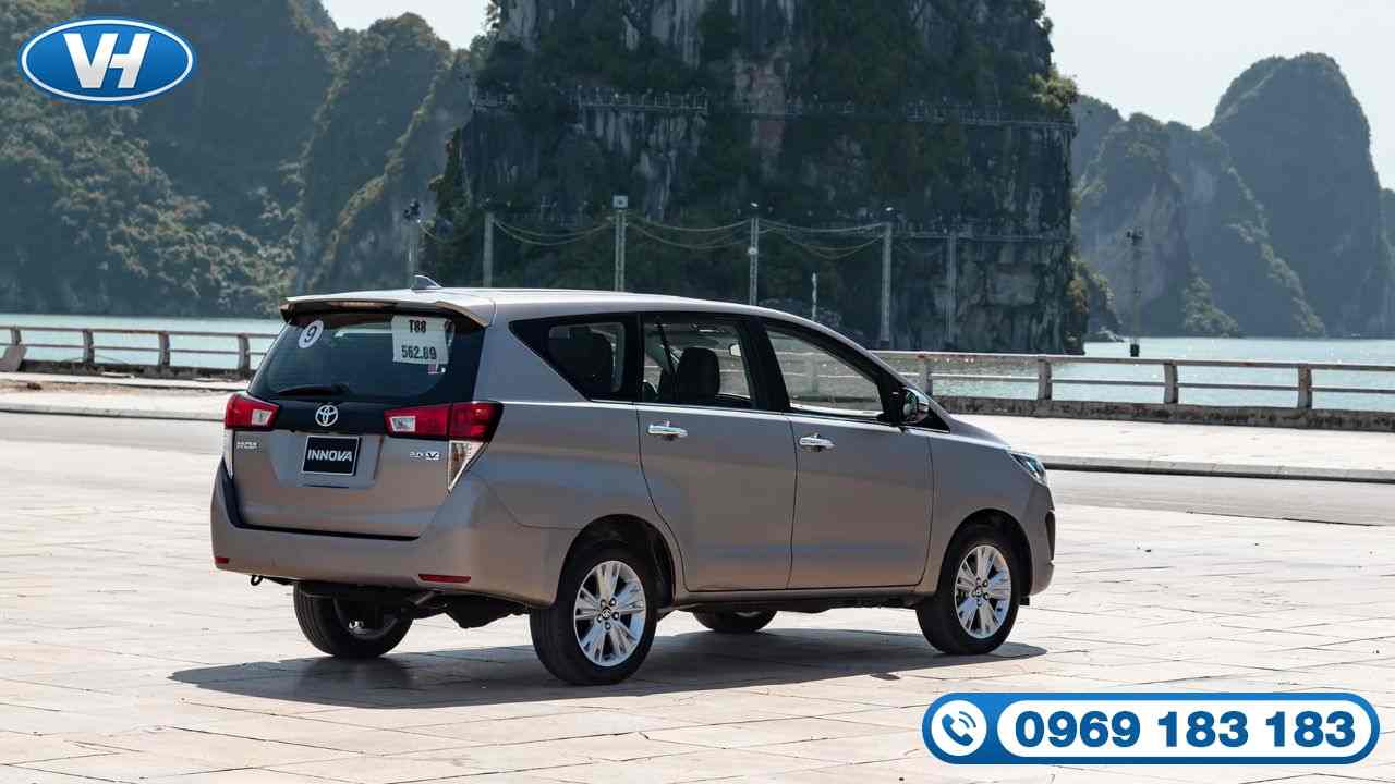 Giá cho thuê xe 7 chỗ Toyota Innova theo tháng nhiều ưu đãi