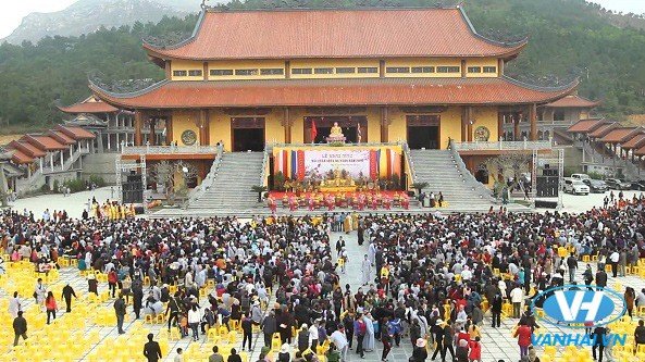 Lễ hội chùa Ba Vàng