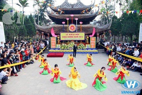 Lễ hội ở Chùa Hương