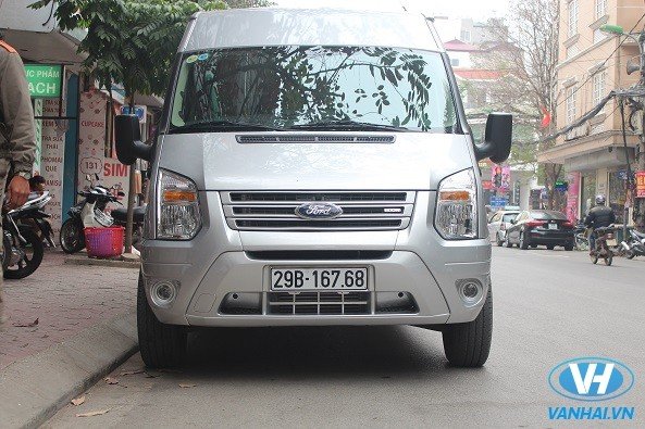 Cho thuê xe 16 chỗ Ford transit đời mới giá rẻ nhất tại Hà Nội