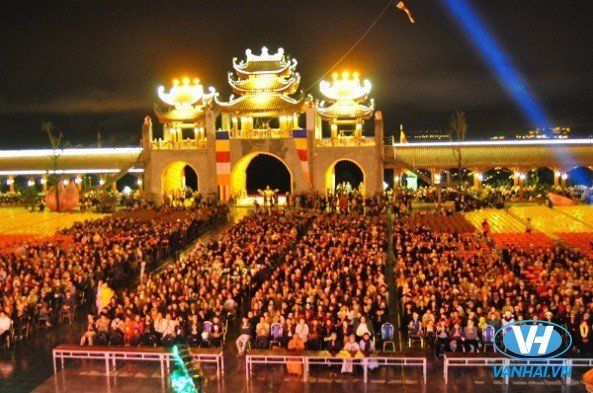 Lễ hội chùa Ba Vàng