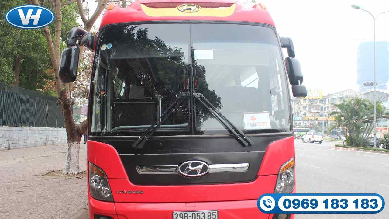 Xe 45 chỗ Hyundai Universe cực kỳ tiện nghi