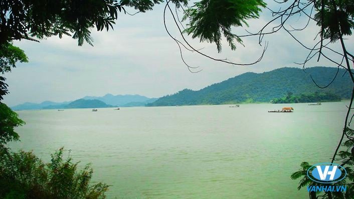 Hồ Núi Cốc thuộc huyện Đại Từ