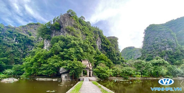 Bích Động – Một trong số rất nhiều địa danh đẹp của Ninh Bình