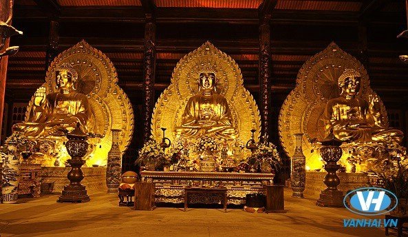 Sự quy mô của ngôi chùa lớn nhất Đông Nam Á là sở hữu các pho tượng cao và nặng cả trăm tấn