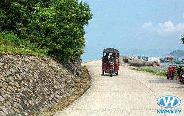 Tuk tuk là phương tiện di chuyển chính tại xã đảo Minh Châu