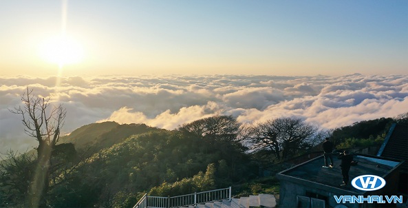 Đường lên Cao Bằng nhiều đèo dốc, uốn lượn và khá nguy hiểm