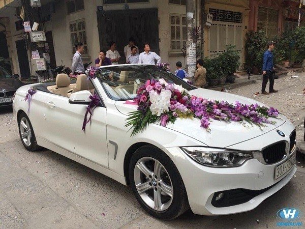 Cách lựa chọn hoa cưới trang trí xe ô tô