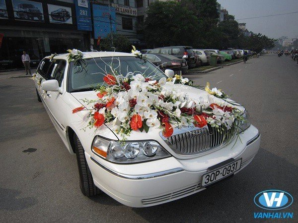 Các mẫu hoa xe cưới giá rẻ, hot nhất 2016 tại Hà Nội