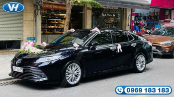 Cho thuê xe cưới Toyota Camry tại Hà Nội