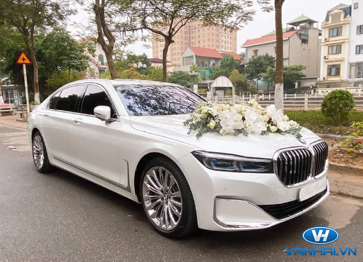 Cho thuê xe cưới siêu sang BMW tại Hà Nội 
