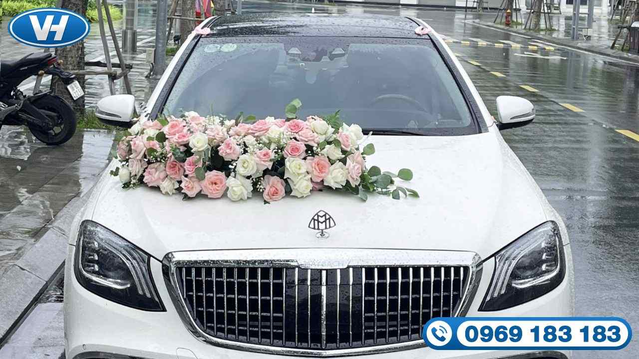 Mẫu trang trí hoa xe cưới giá rẻ, sang trọng tại Vân Hải