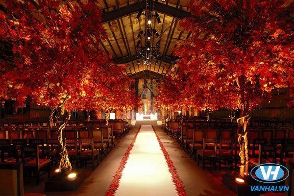 Trang trí tiệc cưới với sắc màu mùa thu