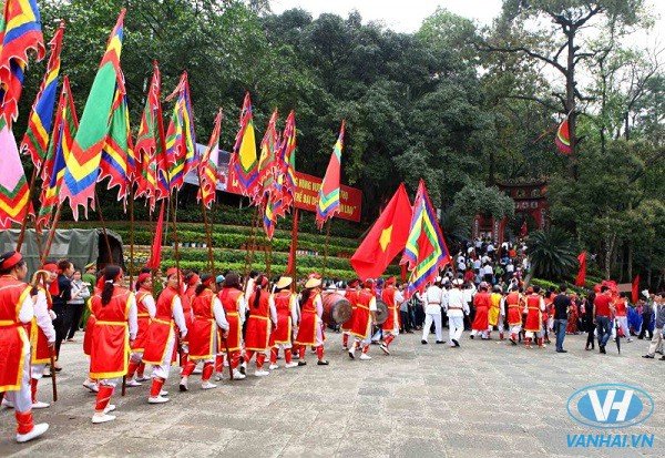 Lễ thờ cúng vua Hùng được diễn ra bài bản và nghiêm ngặt