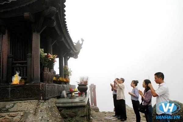 Yên Tử là một quần thể di tích lịch sử, văn hóa tâm linh nổi tiếng  của nước nhà, là một kho tàng lịch sử và truyền thuyết phong phú, hấp dẫn.