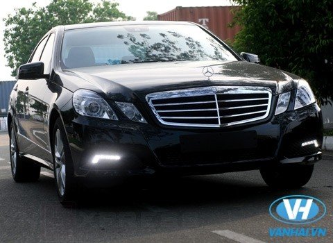 Thuê xe 4 chỗ Mercedes E250 giá rẻ tại Vân Hải