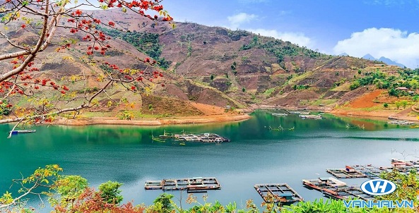 Quỳnh Nhai là một điểm du lịch nổi tiếng tại Sơn La