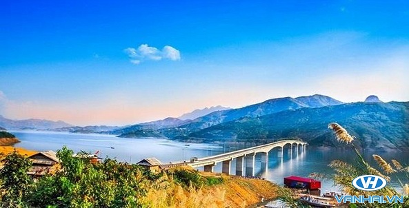 Có một bức tranh thủy mặc đẹp mê hồn ở Quỳnh Nhai