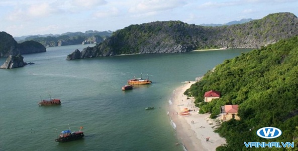 Khung cảnh trong lành nhìn từ trên đảo Khỉ