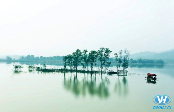 Hồ Đồng Mô đẹp nao lòng qua từng thước ảnh