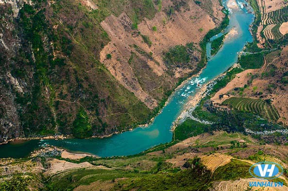Khung cảnh nên thơ của dòng sông Nho Quế