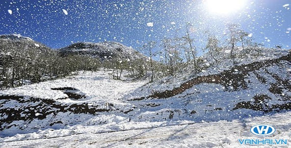 Vẻ đẹp tuyệt diệu của Sapa mùa tuyết rơi