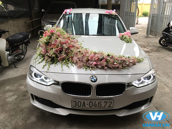 Chiếc xe cưới mui trần BMW hạng sạng của Vân Hải