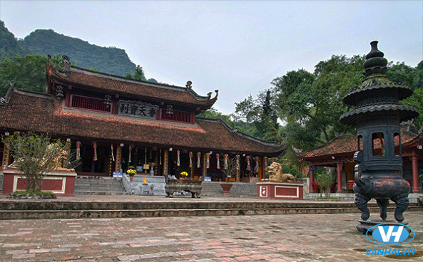 Chùa Hương là địa điểm nhiều người tìm về đi lễ đầu năm