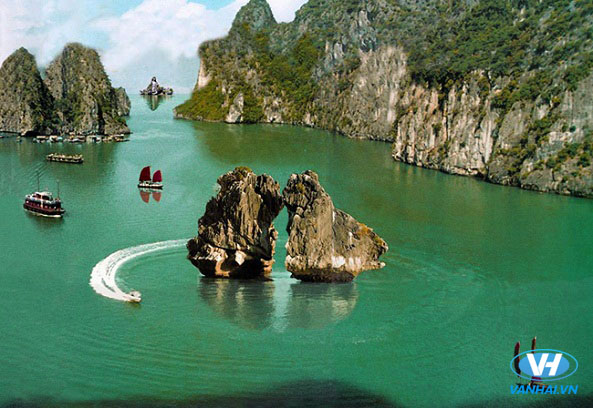 Vịnh Hạ Long – điểm du lịch ấn tượng cho mùa hè