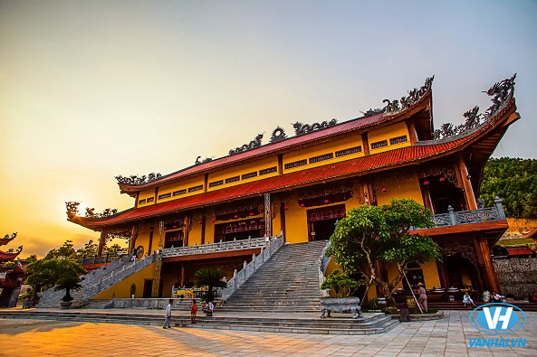 Du khách có thể ghé thăm chùa này trong nhiều thời điểm trong năm
