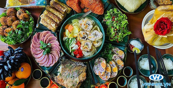 Ăn tất niên là nét “văn hóa” lâu đời của người Việt